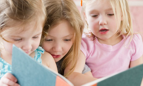 sisters-reading-book-007