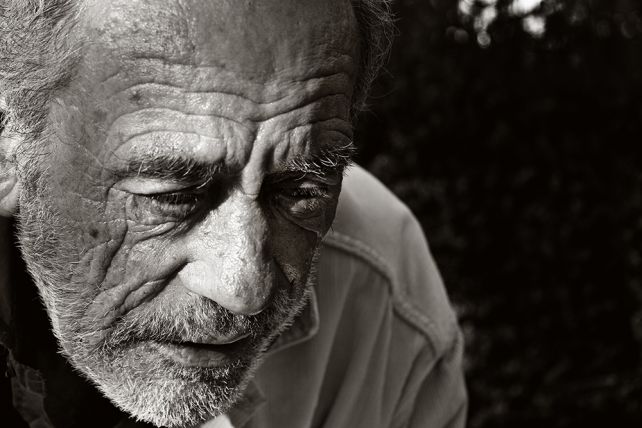 Old_Man_on_Wall_by_jfleck