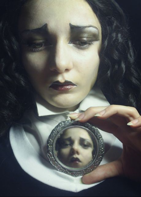 nocturna_and_her_magic_mirror_by_mon_artifice-dn6r8m