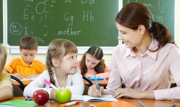 TOUT_Teacher 2_shutterstock_82087861